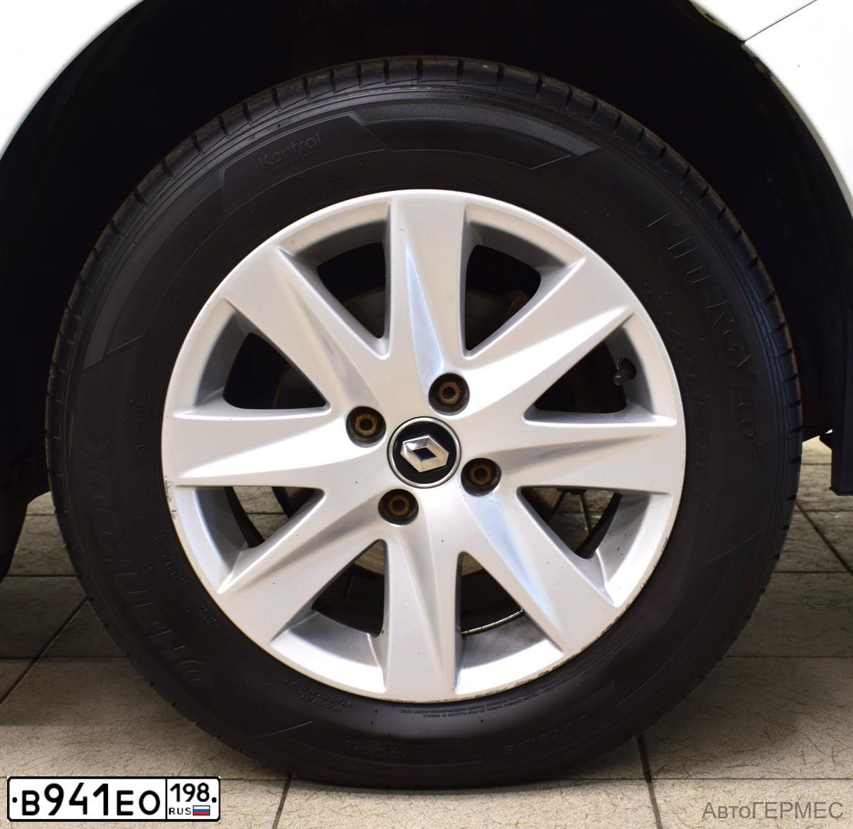 Фото автомобиля RENAULT LOGAN, 2018 — госномер С057ОК790. Цвет: Белый