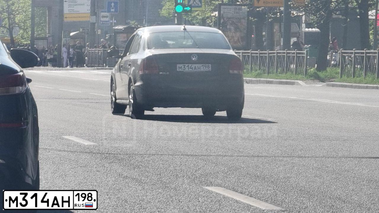 Фото автомобиля VOLKSWAGEN POLO, 2017 — госномер М314АН198. Цвет: Серый