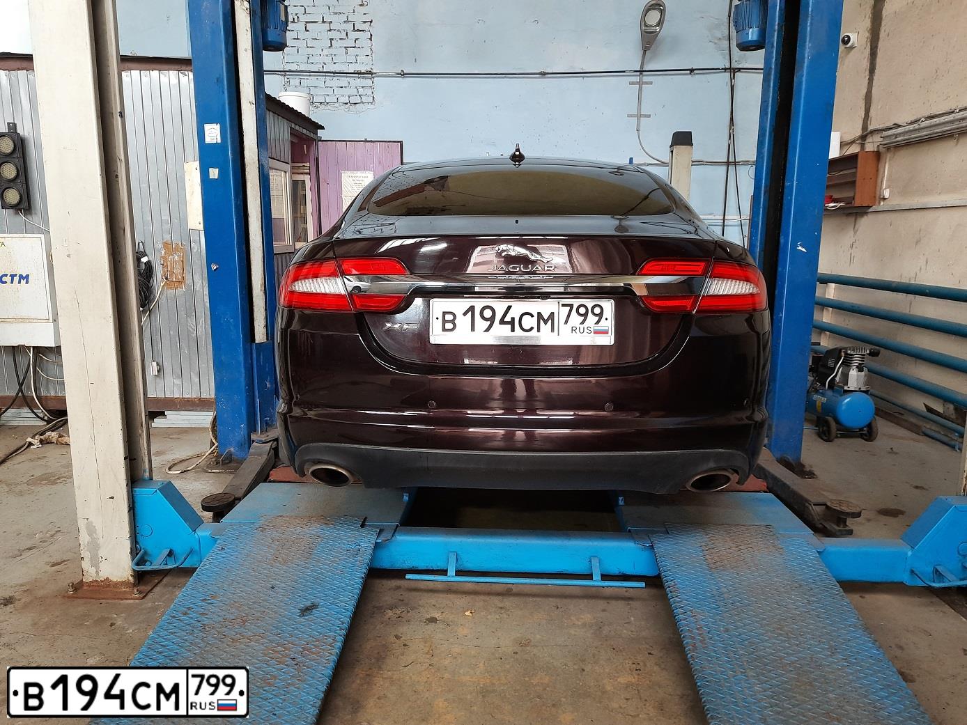 Фото автомобиля JAGUAR XF-SERIE, 2014 — госномер В194СМ799. Цвет: Коричневый