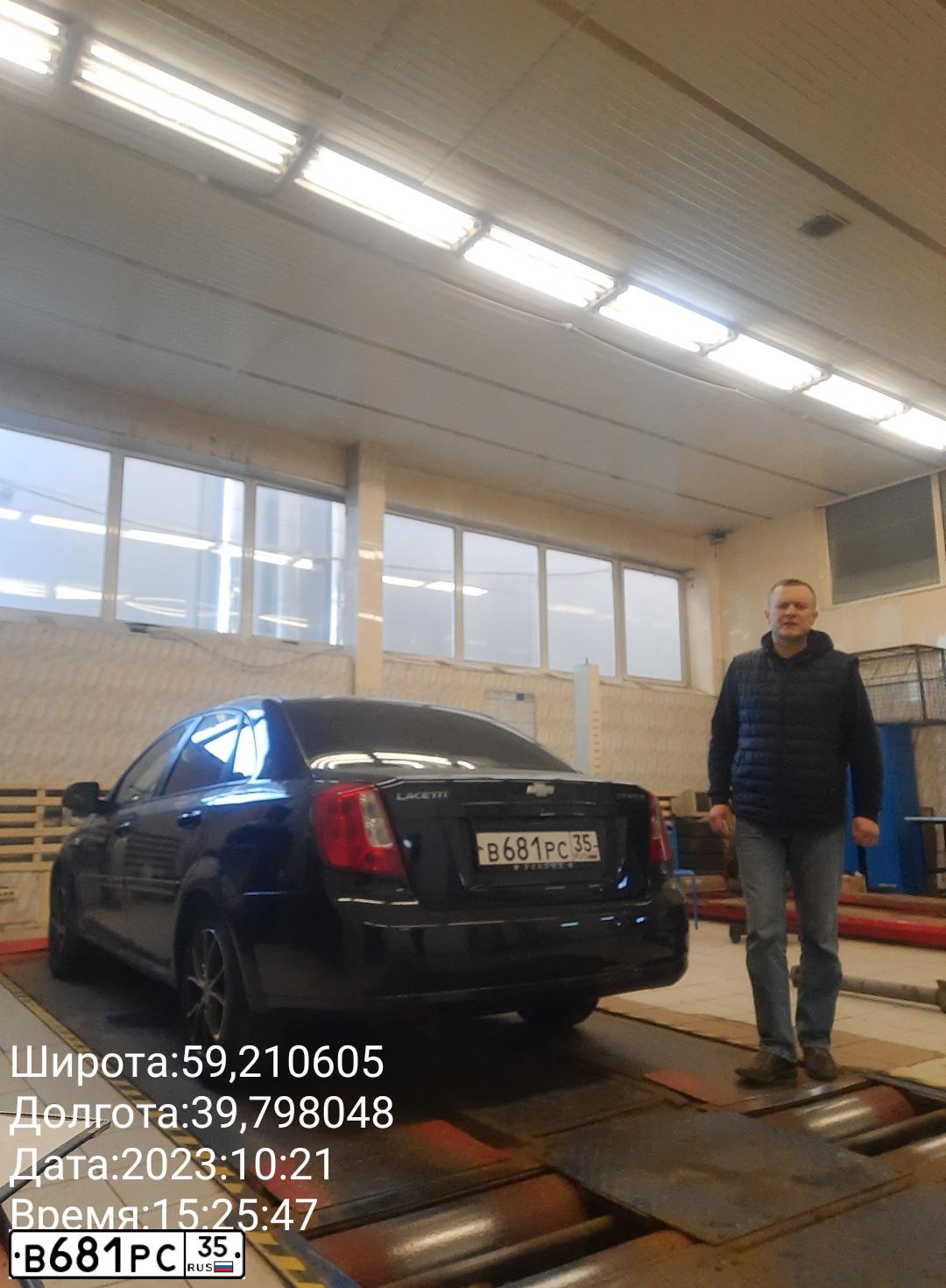 Фото автомобиля CHEVROLET LACETTI, 2011 — госномер В681РС35. Цвет: ЧЕРНЫЙ