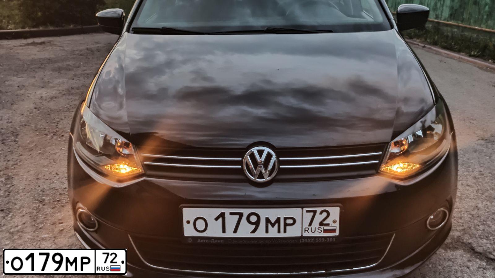 Фото автомобиля VOLKSWAGEN POLO, 2013 — госномер О179МР72. Цвет: ЧЕРНЫЙ