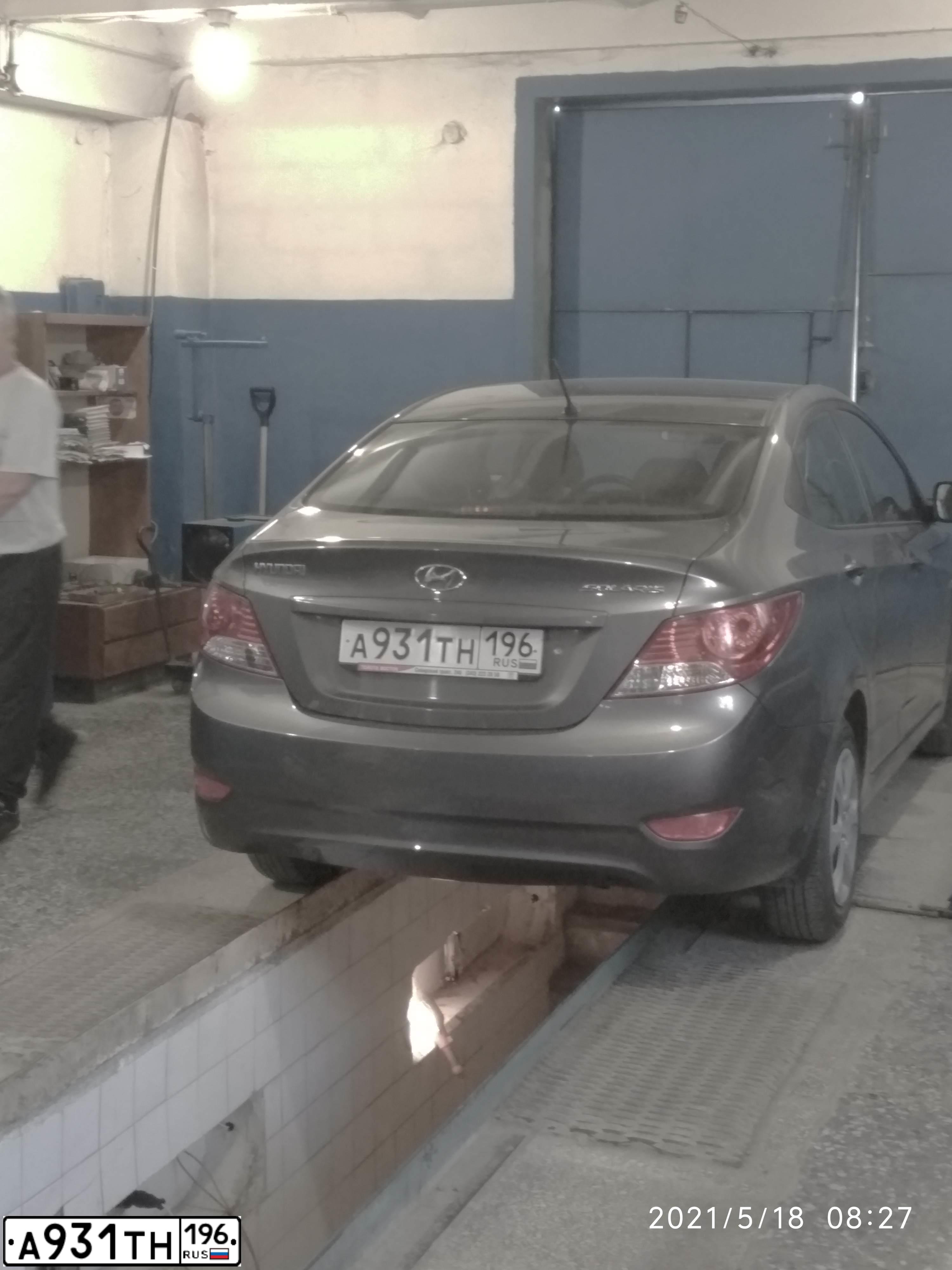 Фото автомобиля HYUNDAI SOLARIS, 2014 — госномер А931ТН196. Цвет: ЧЕРНО-СЕРЫЙ