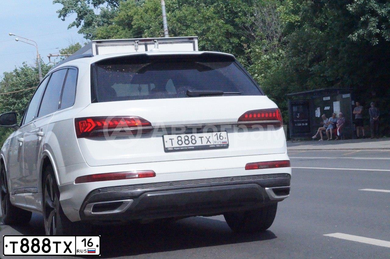 Фото автомобиля VOLKSWAGEN TOUAREG, 2011 — госномер Е642СО716. Цвет: синий