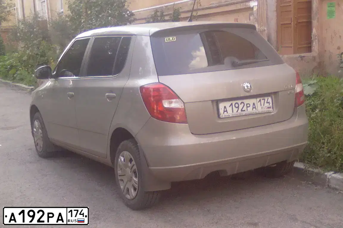 Фото автомобиля SKODA FABIA, 2012 — госномер А192РА174. Цвет: БЛЕДНО БЕЛЫЙ
