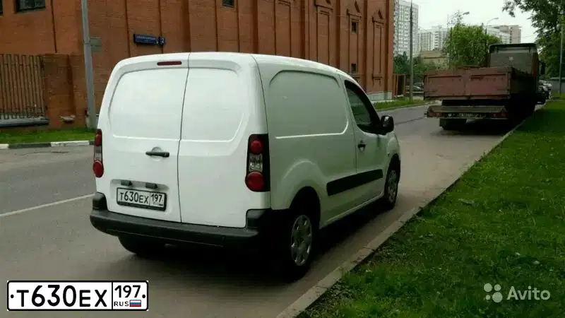 Фото автомобиля FORD FOCUS, 2011 — госномер В340РТ77. Цвет: ТЕМНО-СЕРЫЙ