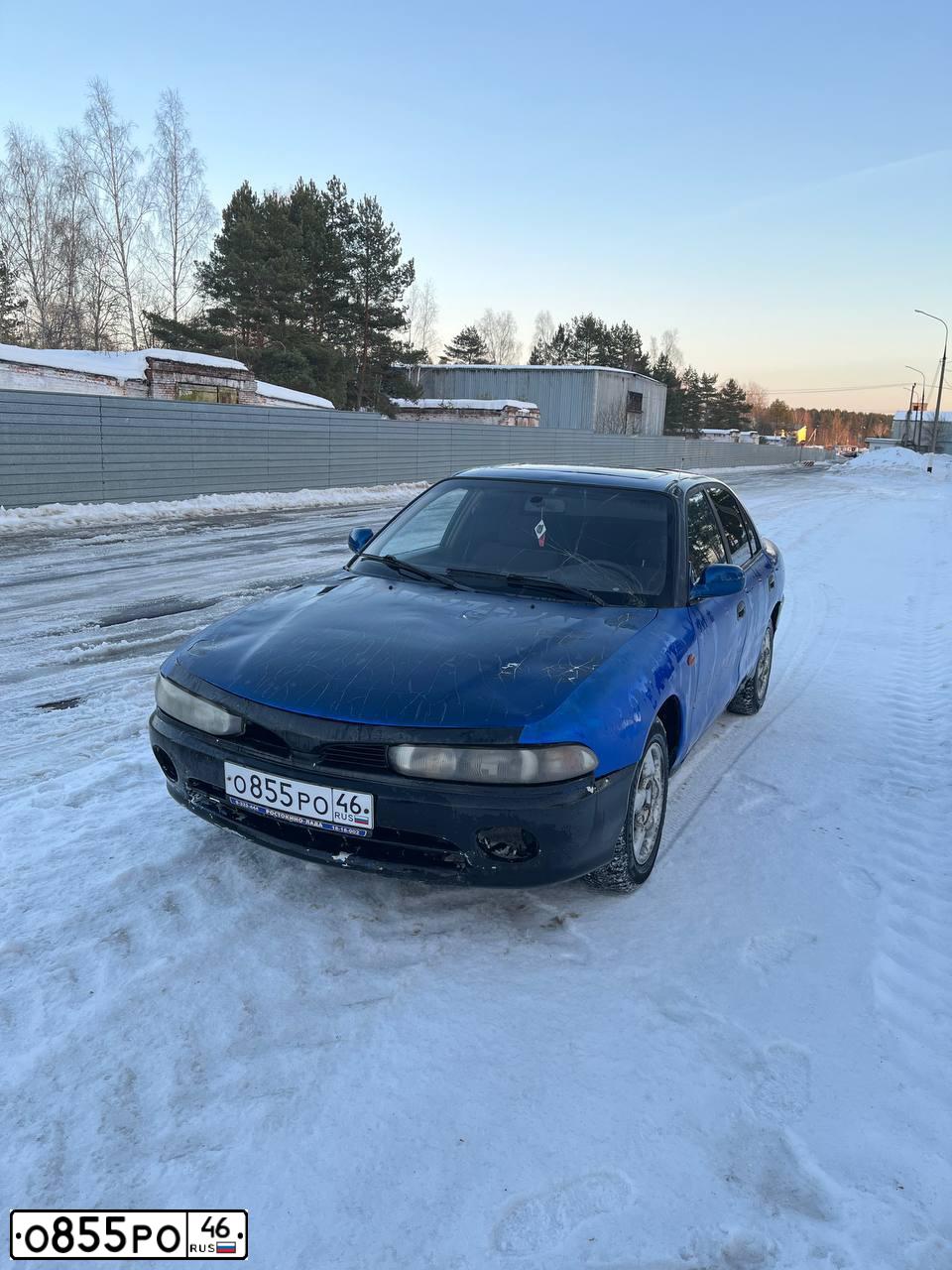 Фото автомобиля MITSUBISHI GALANT, 1993 — госномер О855РО46. Цвет: Темно-синий