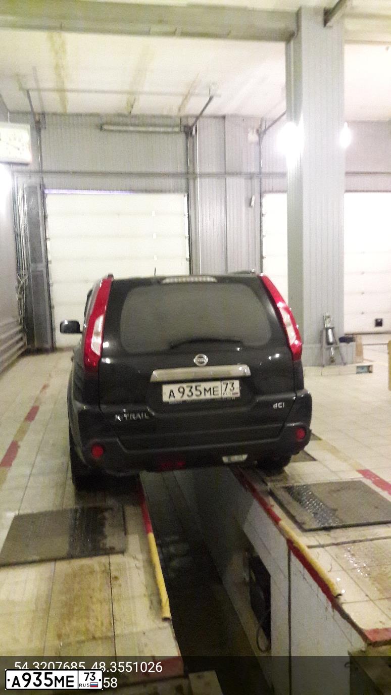 Фото автомобиля NISSAN X-TRAIL, 2011 — госномер А935МЕ73. Цвет: ЧЕРНЫЙ