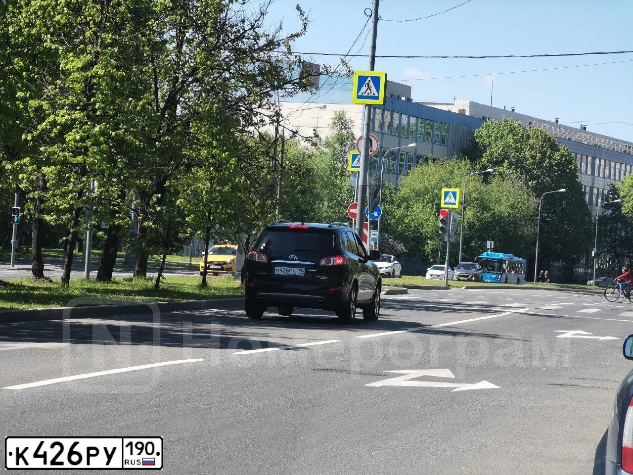 Фото автомобиля HYUNDAI SANTA FE, 2011 — госномер К426РУ190. Цвет: ЧЕРНЫЙ