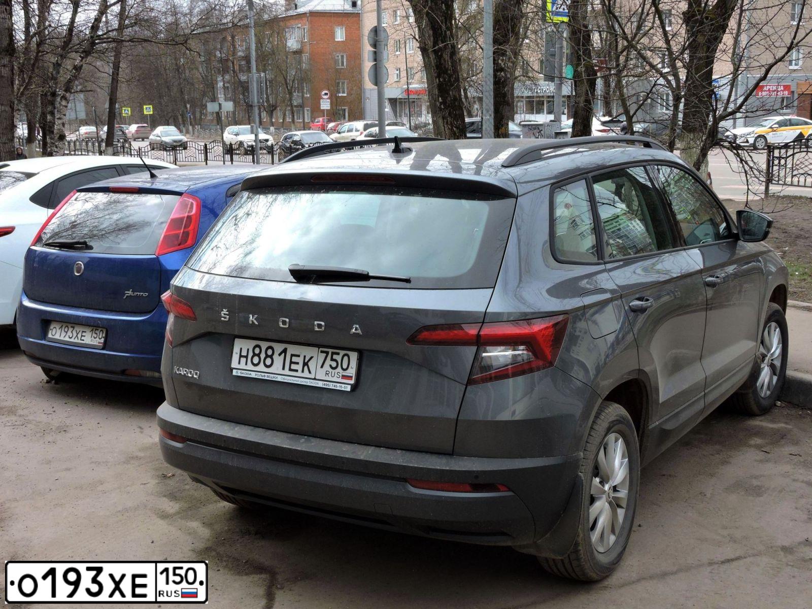Фото автомобиля FIAT PUNTO, 2008 — госномер О193ХЕ150. Цвет: синий