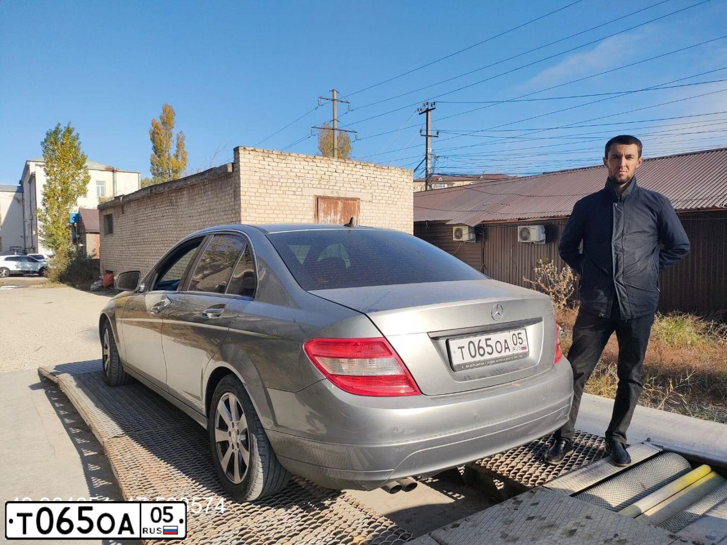 Фото автомобиля MERCEDES C-KLASSE, 2007 — госномер Т065ОА05. Цвет: СЕРЫЙ