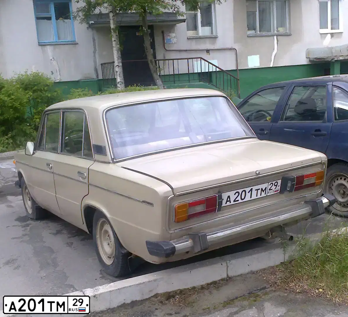 Фото автомобиля LADA 2106, 1983 — госномер А201ТМ29. Цвет: ТЕМНО-БЕЖЕВЫЙ