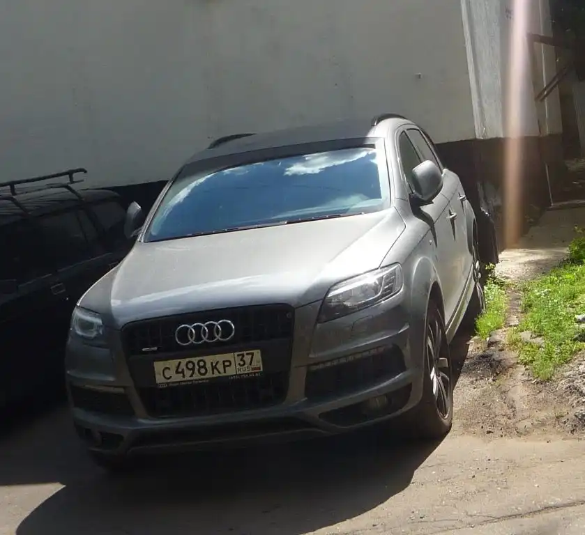 Фото автомобиля AUDI Q7, 2012 — госномер А656АА31. Цвет: Серый