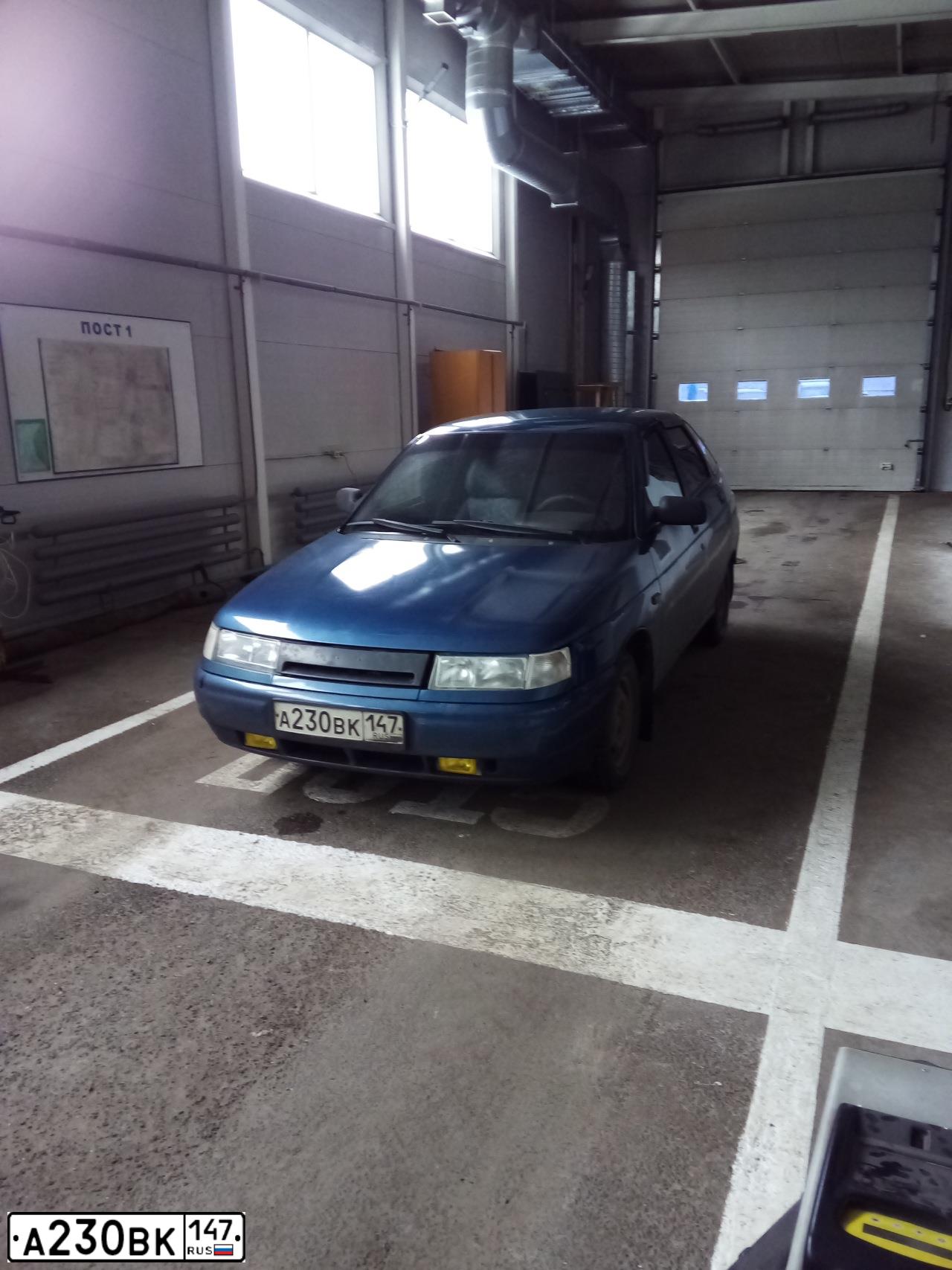 Фото автомобиля LADA 2112 LADA, 2005 — госномер А230ВК147. Цвет: сине-зеленый