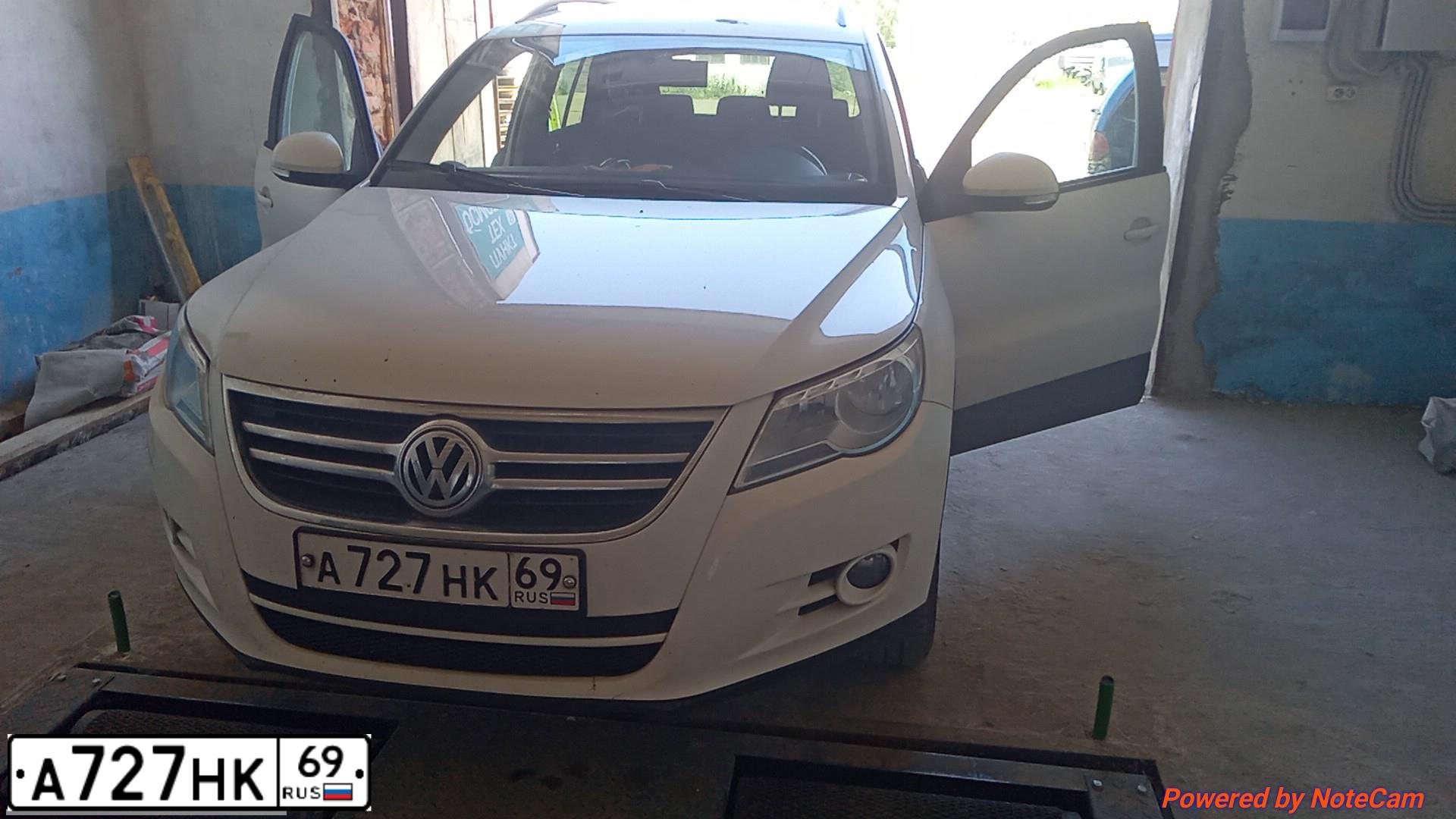 Фото автомобиля VOLKSWAGEN TIGUAN, 2008 — госномер А727НК69. Цвет: БЕЛЫЙ