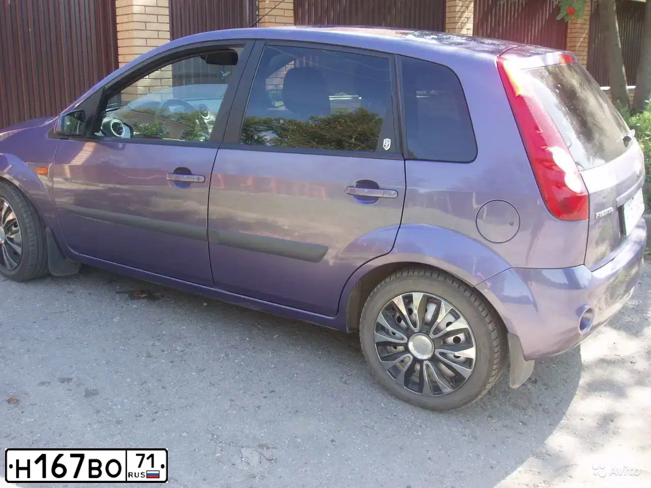 Фото автомобиля FORD FIESTA  ASPIRE, 2006 — госномер Н167ВО71. Цвет: СИРЕНЕВЫЙ