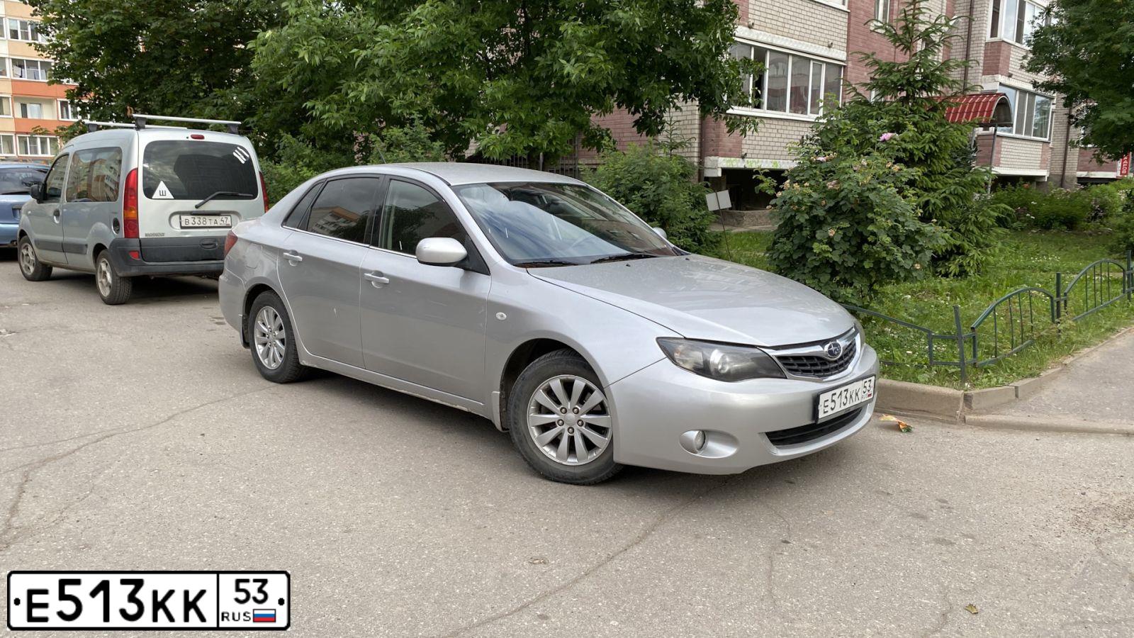 Фото автомобиля SUBARU IMPREZA, 2008 — госномер Е513КК53. Цвет: СЕРЕБРИСТЫЙ