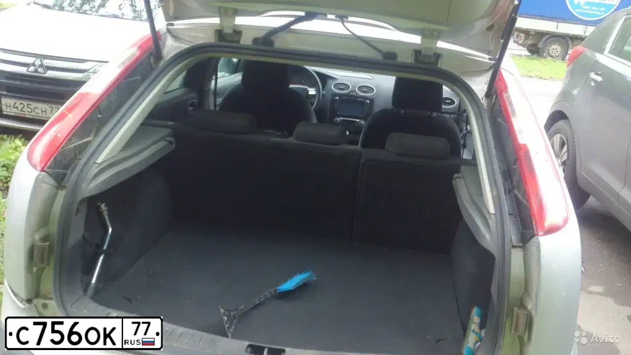 Фото автомобиля FORD FOCUS, 2007 — госномер М221ЕВ193. Цвет: СЕРЕБРИСТЫЙ