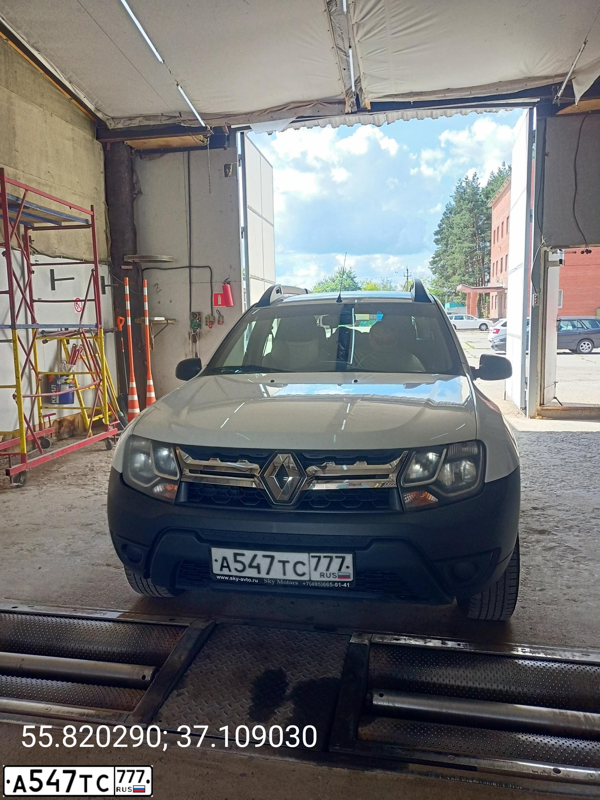 Фото автомобиля RENAULT DUSTER, 2016 — госномер М348ЕН181. Цвет: БЕЛЫЙ