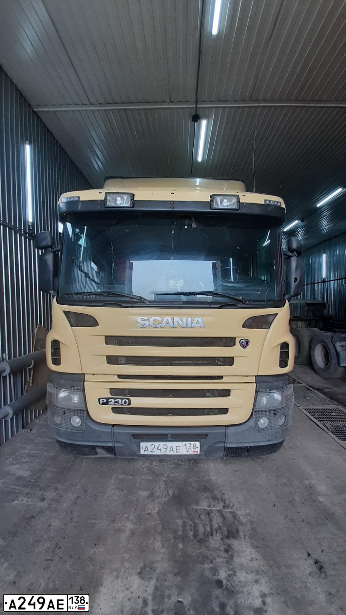 Фото автомобиля SCANIA SERIE R /4X2/, 2013 — госномер Е939СЕ38. Цвет: БЕЖЕВЫЙ