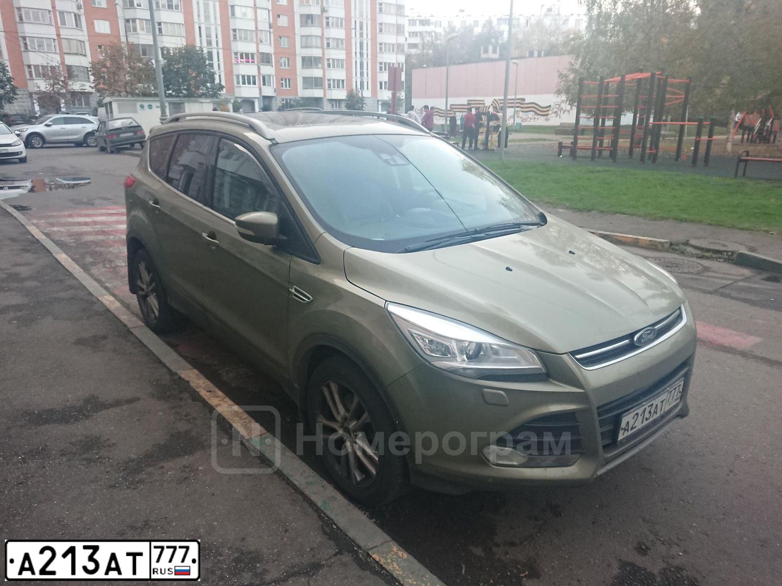 Фото автомобиля FORD KUGA, 2013 — госномер А213АТ777. Цвет: СЕРО-ЗЕЛЕНЫЙ