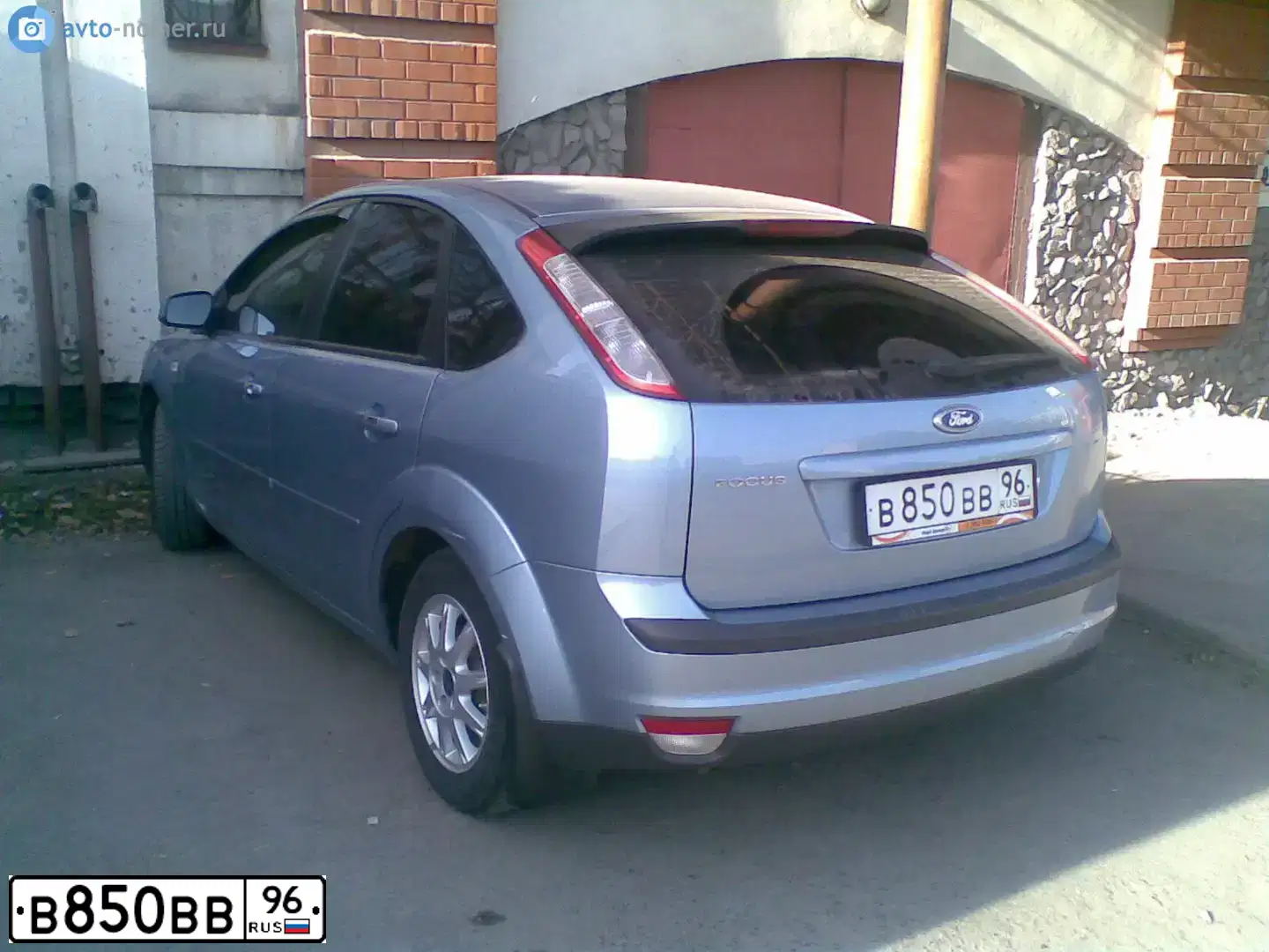 Фото автомобиля FORD FOCUS, 2008 — госномер В850ВВ96. Цвет: СВЕТЛО-СЕРО ГОЛУБОЙ