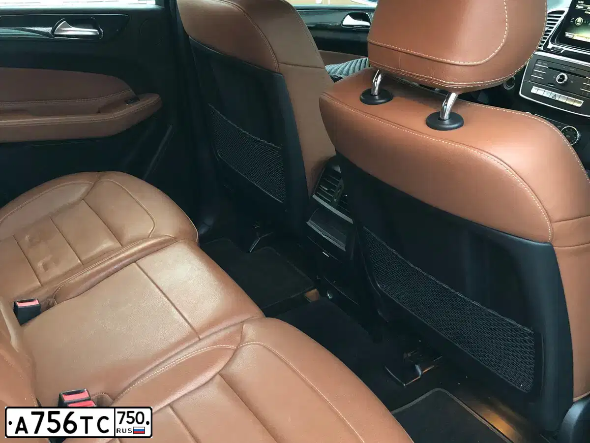 Фото автомобиля МЕРСЕДЕС-БЕНЦ ML350 4MATIC, 2013 — госномер Е813ВУ15. Цвет: ЧЕРНЫЙ