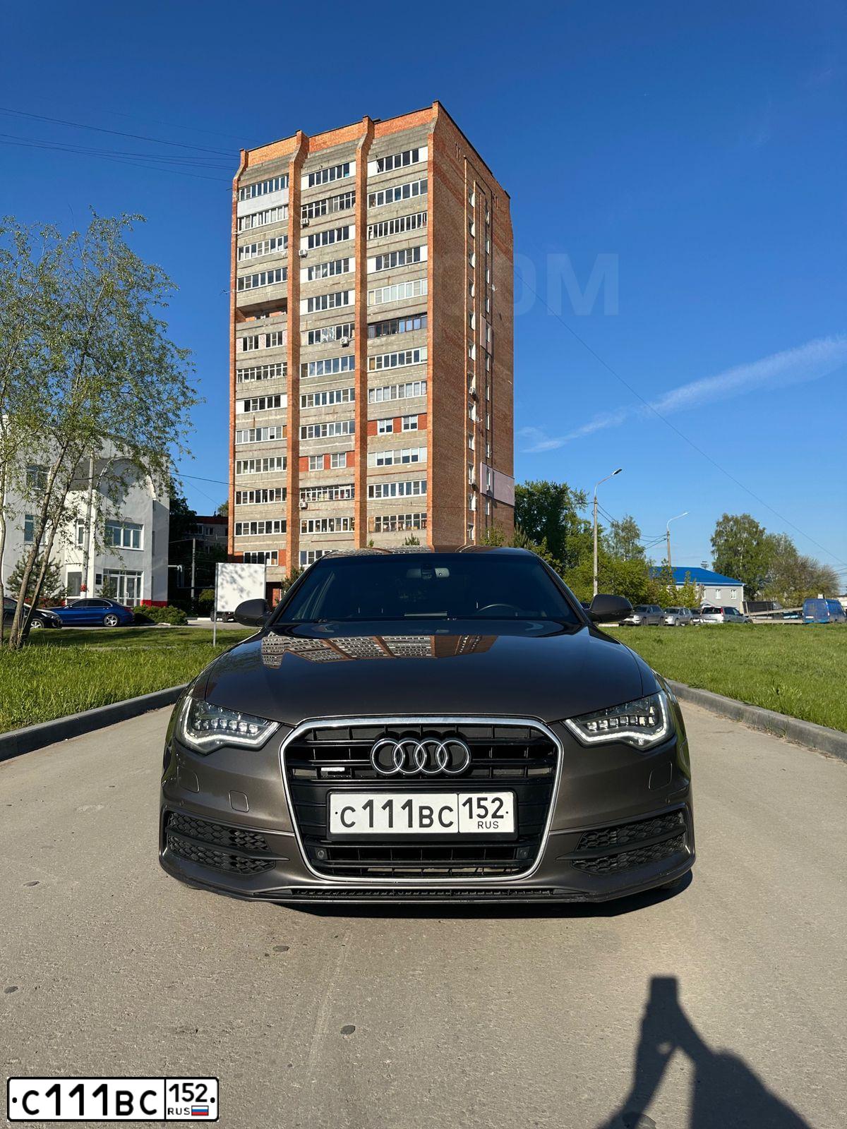 Фото автомобиля HYUNDAI I GRAND SANTA FE, 2014 — госномер С111ВС152. Цвет: ЧЕРНЫЙ
