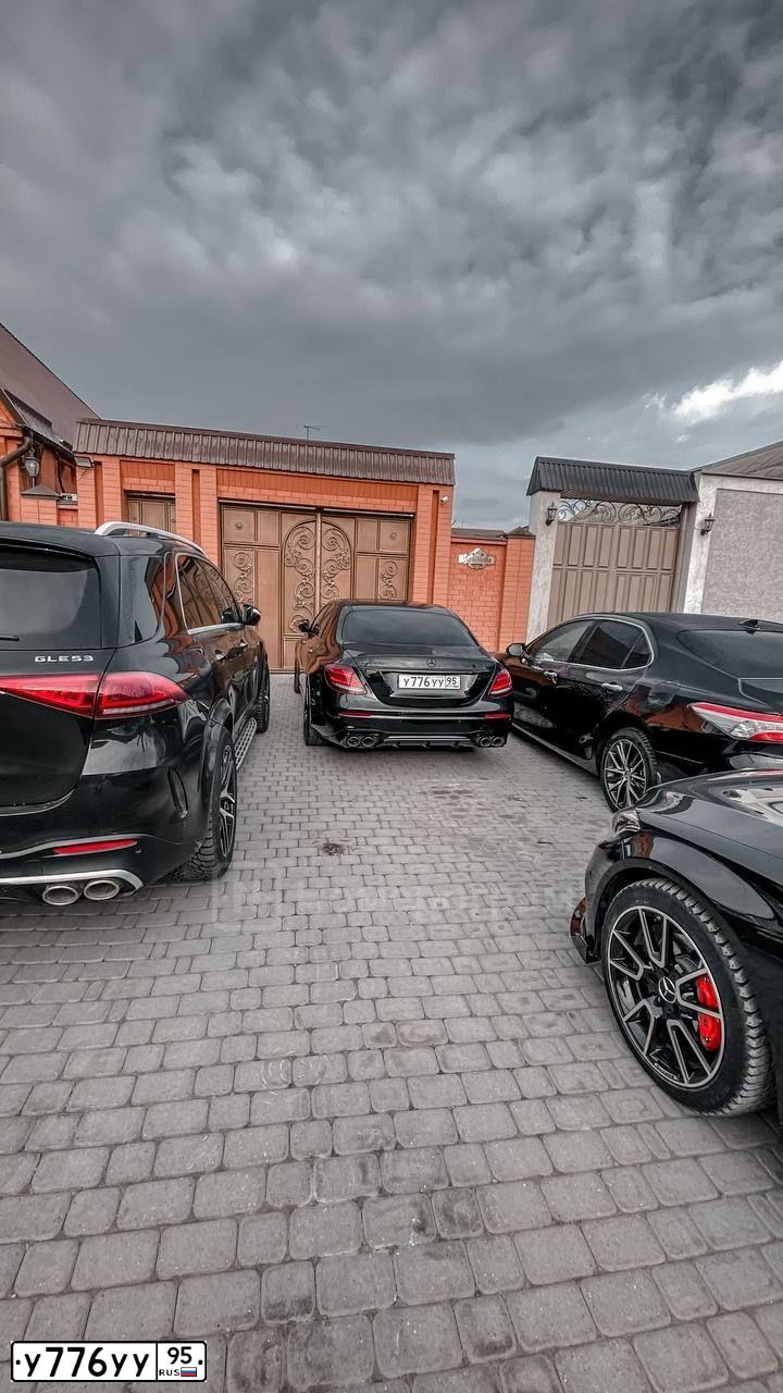 Фото автомобиля LEXUS RX, 2011 — госномер Т761МР30. Цвет: ПЕРЛАМУТРОВО-БЕЛЫЙ