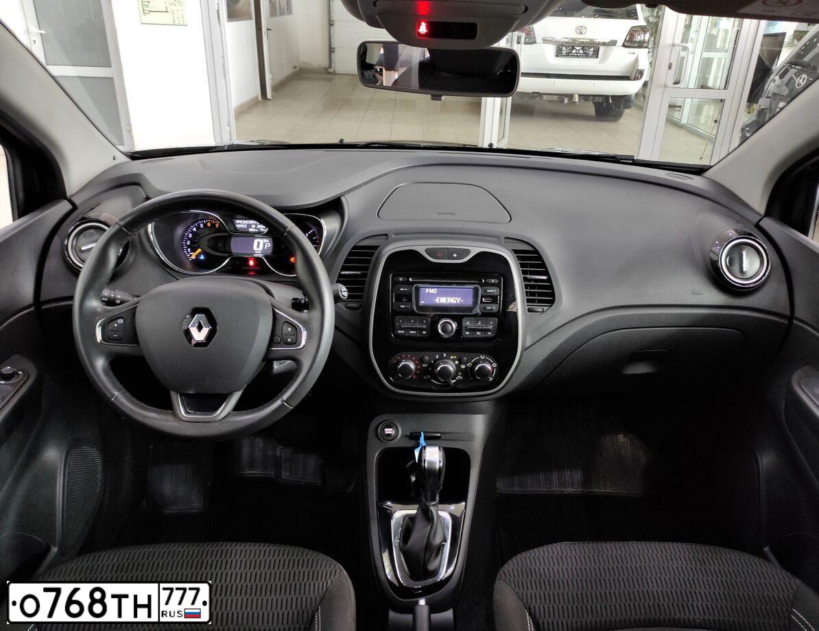 Фото автомобиля RENAULT KAPTUR, 2016 — госномер Т822МВ152. Цвет: ЧЕРНЫЙ