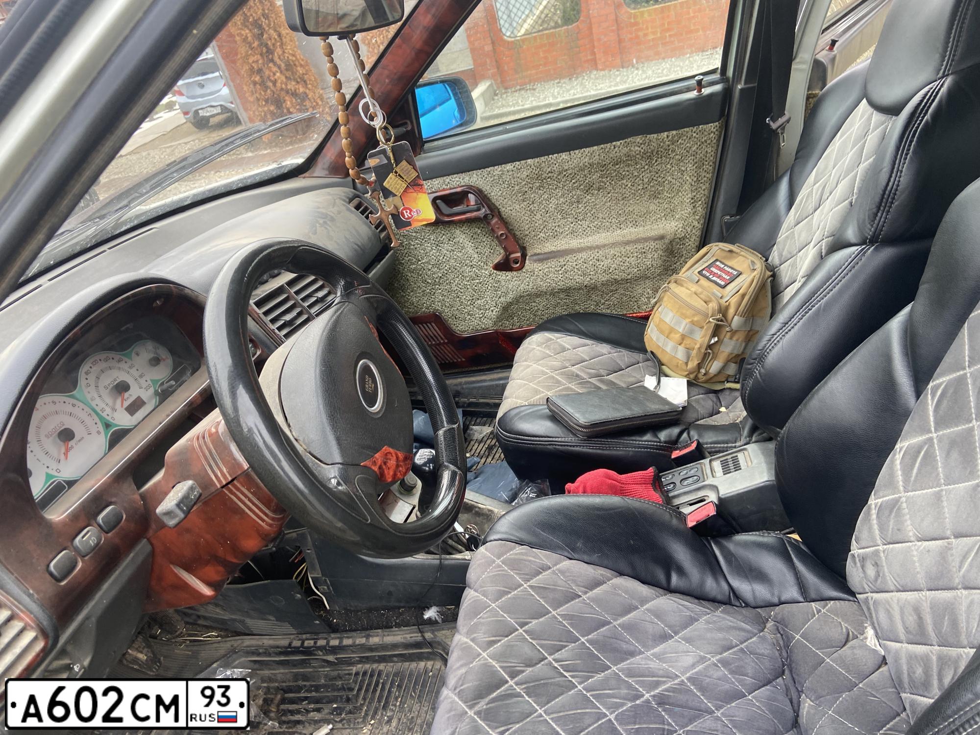Фото автомобиля LADA 2112 LADA, 2006 — госномер А602СМ93. Цвет: БЕЛО-ЗЕЛЕНЫЙ