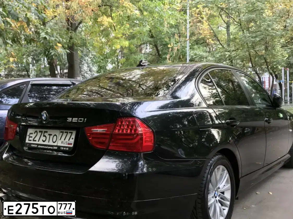 Фото автомобиля BMW SERIE 3, 2011 — госномер Р155НТ152. Цвет: ЧЕРНЫЙ