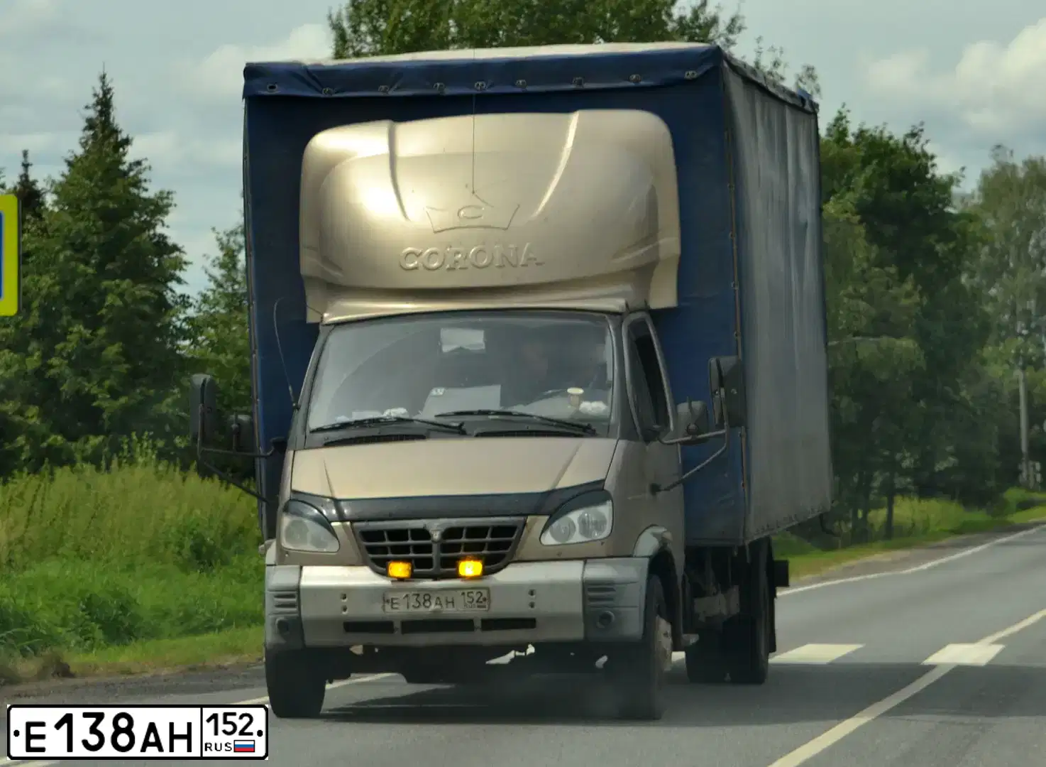 Фото автомобиля GAZ 3310 WALDAI, 2011 — госномер Е138АН152. Цвет: БЕЖЕВЫЙ