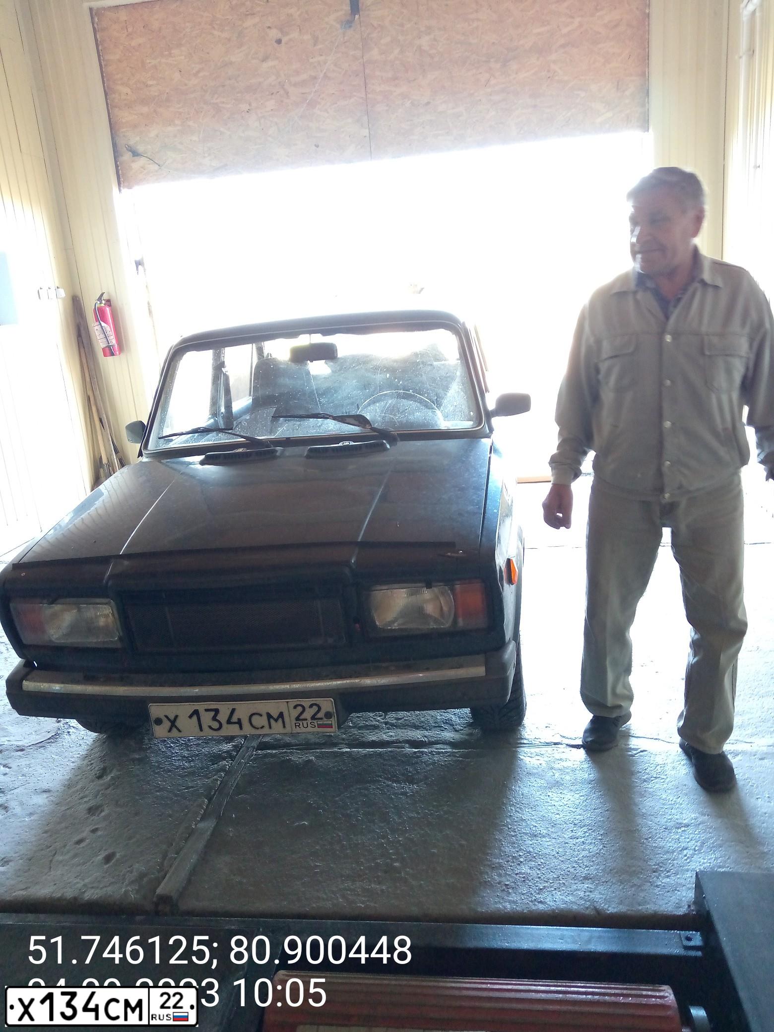 Фото автомобиля LADA 2107 LADA, 2004 — госномер Х134СМ22. Цвет: Сине-зеленый