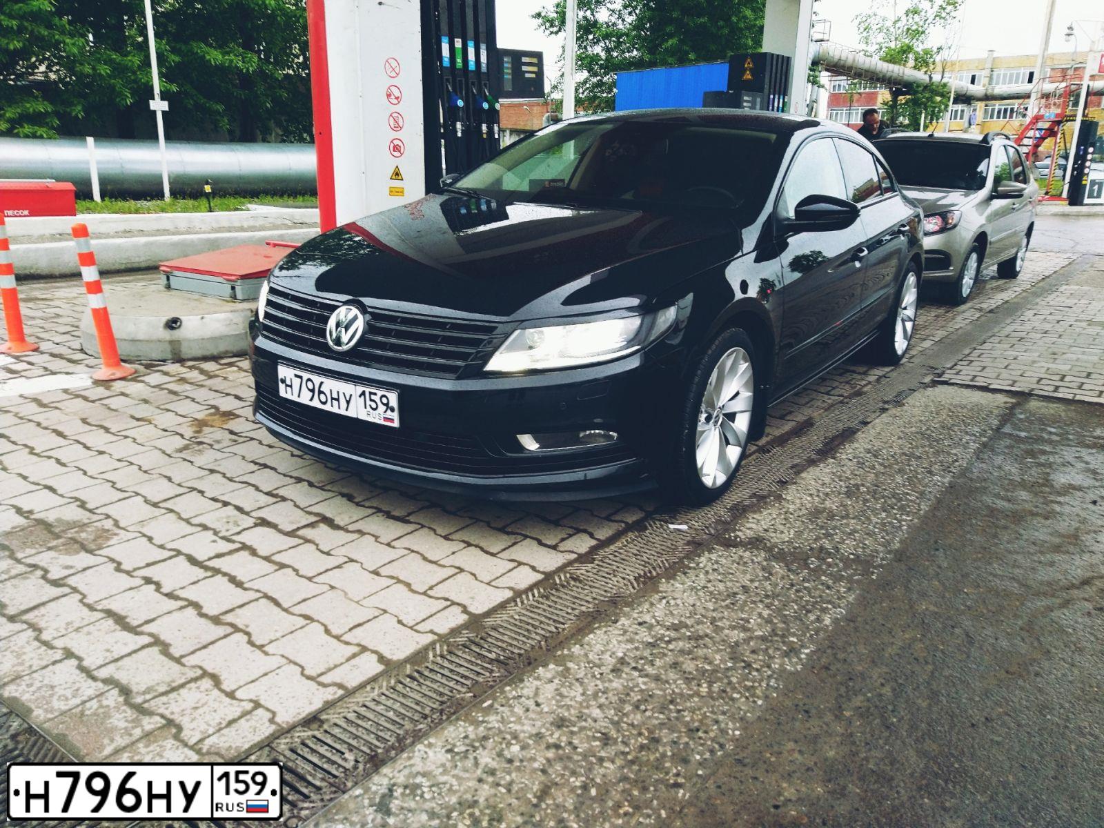 Фото автомобиля VOLKSWAGEN CC, 2012 — госномер Т555РР96. Цвет: ЧЕРНЫЙ