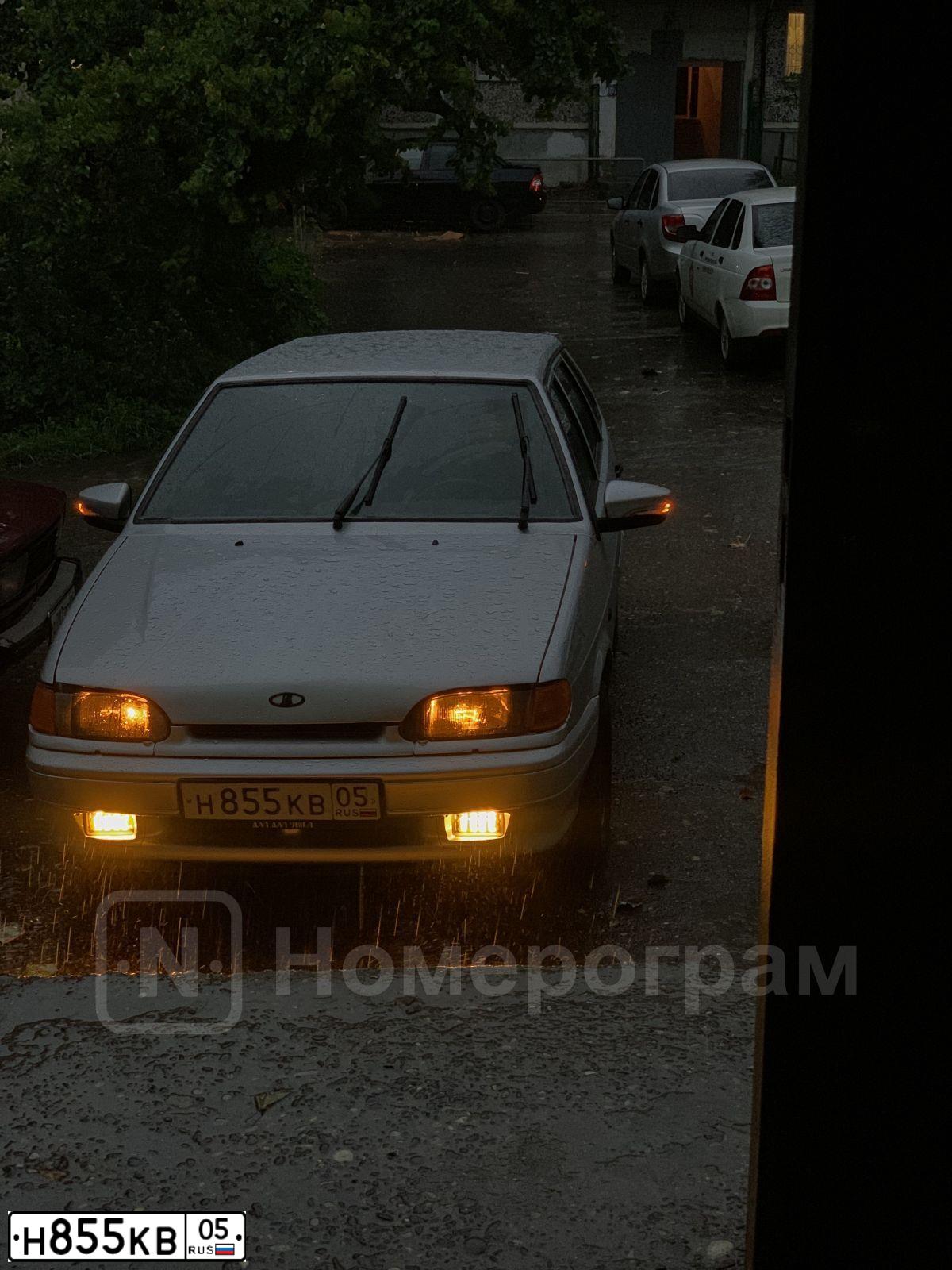 Фото автомобиля LADA 2114 SAMARA, 2008 — госномер А135МО08. Цвет: СВЕТЛО-СЕРЕБРИСТЫЙ МЕТАЛЛ