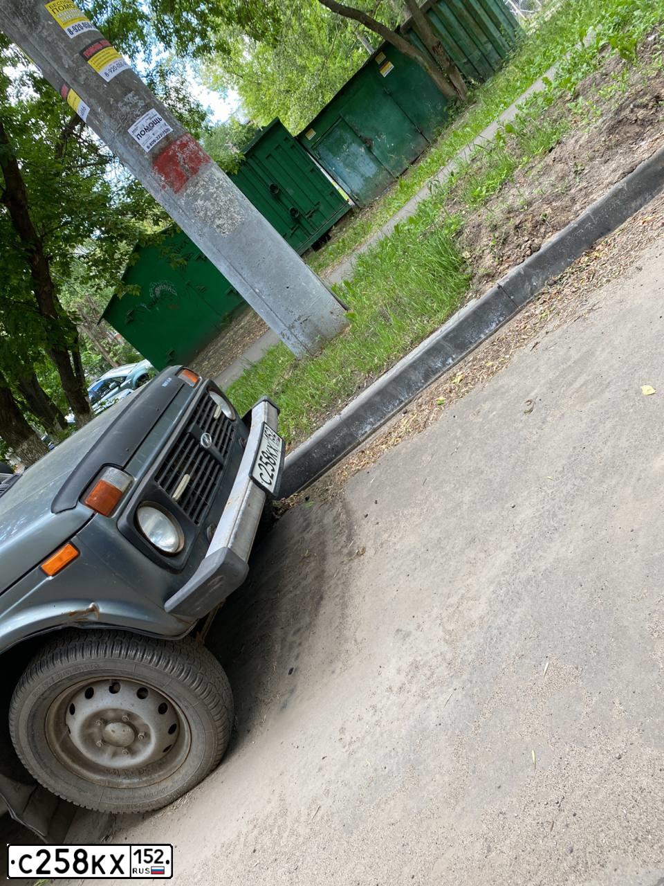 Фото автомобиля LADA 2131 NIVA, 2011 — госномер С258КХ152. Цвет: СЕРО-ЗЕЛЕНЫЙ