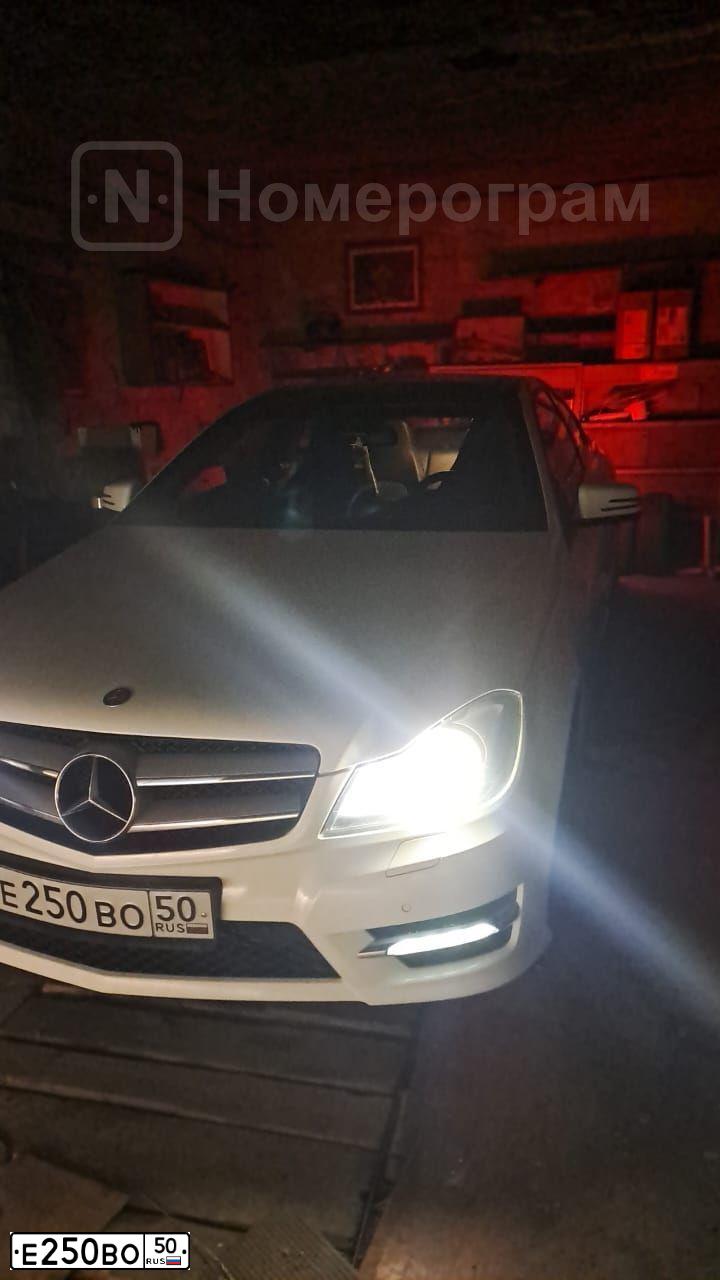 Фото автомобиля MERCEDES C-KLASSE, 2013 — госномер Е250ВО50
