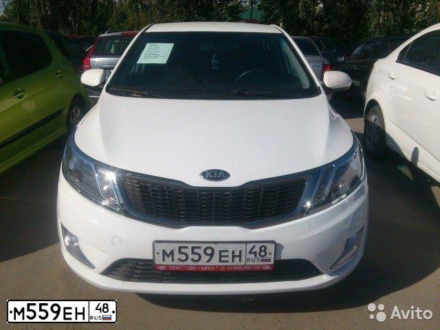 Фото автомобиля KIA RIO, 2013 — госномер М559ЕН48. Цвет: БЕЛЫЙ