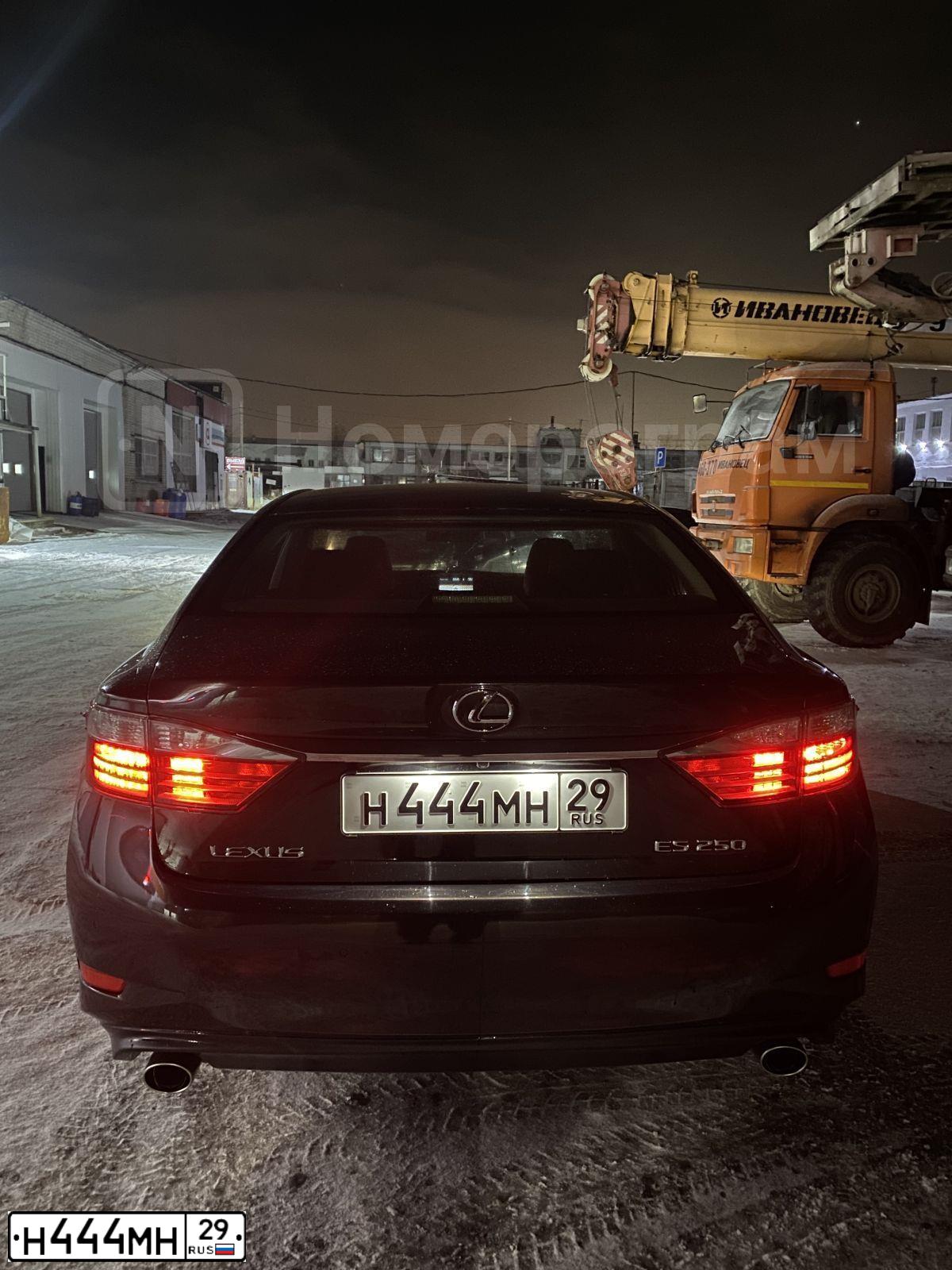 Фото автомобиля OPEL VECTRA, 1997 — госномер О115ММ29. Цвет: ЗЕЛЕНЫЙ