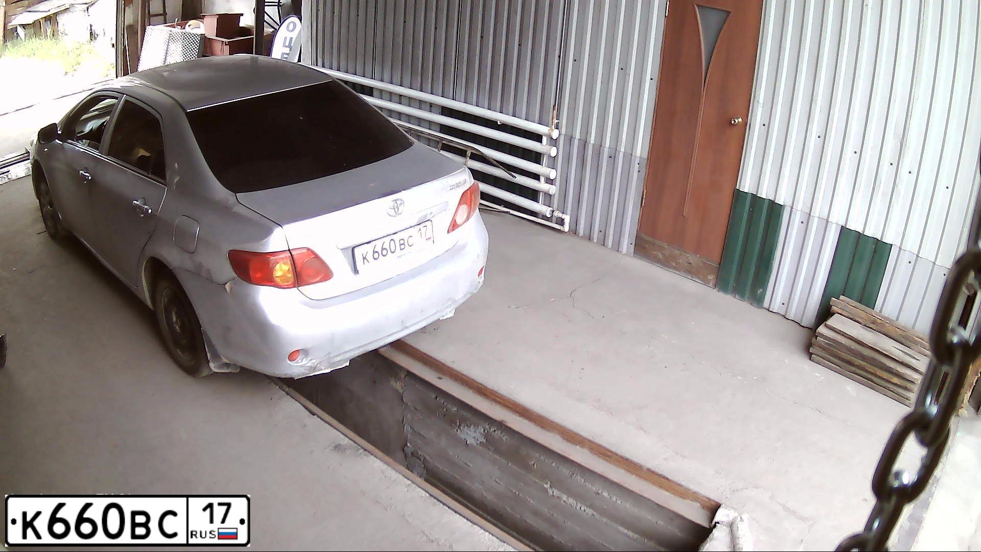 Фото автомобиля TOYOTA COROLLA, 2007 — госномер К660ВС17. Цвет: СВЕТЛО СЕРЫЙ