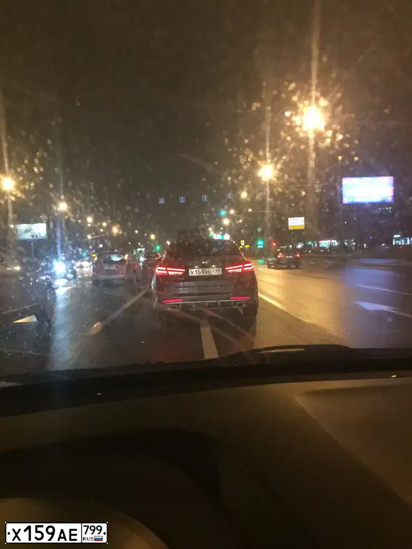 Фото автомобиля KIA MAGENTIS  OPTIMA, 2017 — госномер Х159АЕ799. Цвет: Коричневый