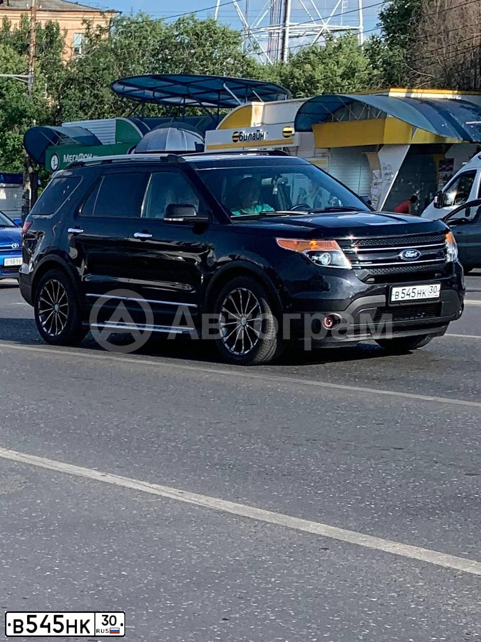 Фото автомобиля FORD EXPLORER, 2012 — госномер А005КХ30. Цвет: ЧЕРНЫЙ