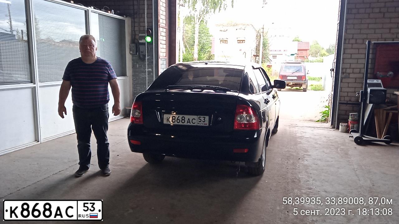 Фото автомобиля LADA 2172 PRIORA, 2011 — госномер К868АС53. Цвет: ЧЕРНЫЙ