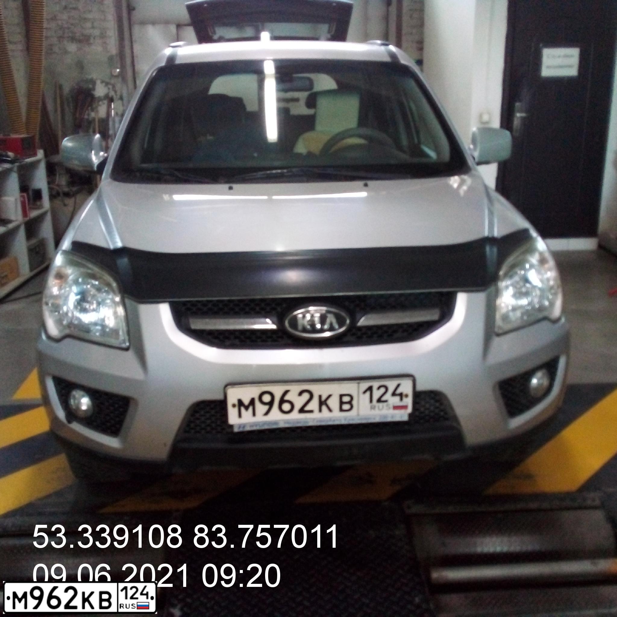 Фото автомобиля KIA SPORTAGE, 2009 — госномер М962КВ124. Цвет: СЕРЫЙ
