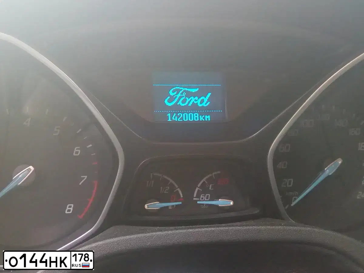 Фото автомобиля FORD FOCUS, 2013 — госномер С141ТК69. Цвет: СЕРО-ГОЛУБОЙ