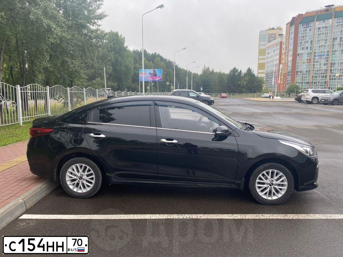 Фото автомобиля TOYOTA COROLLA, 2018 — госномер С614НН70. Цвет: Белый