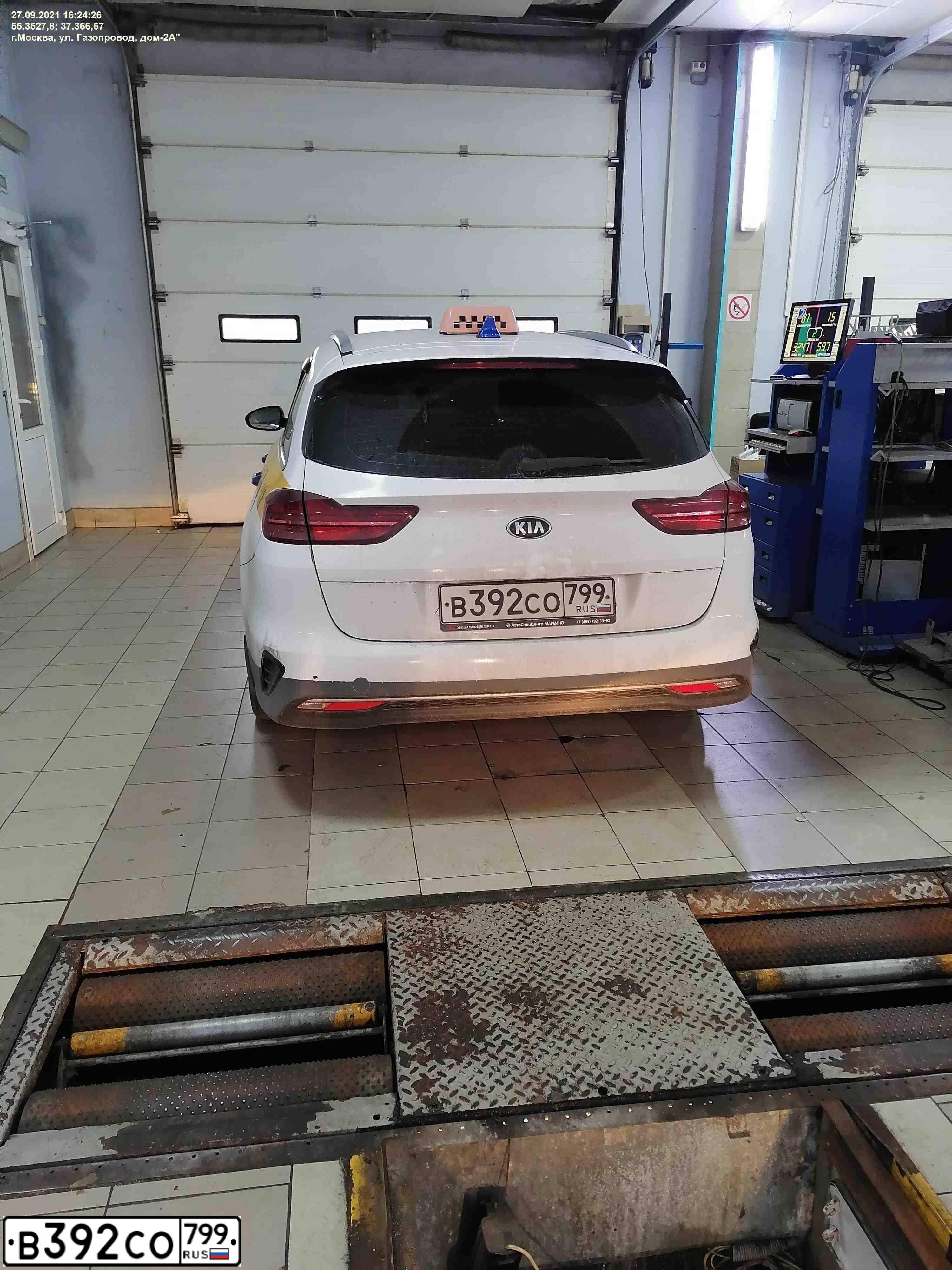 Фото автомобиля KIA CEE'D, 2020 — госномер В392СО799. Цвет: СИНИЙ