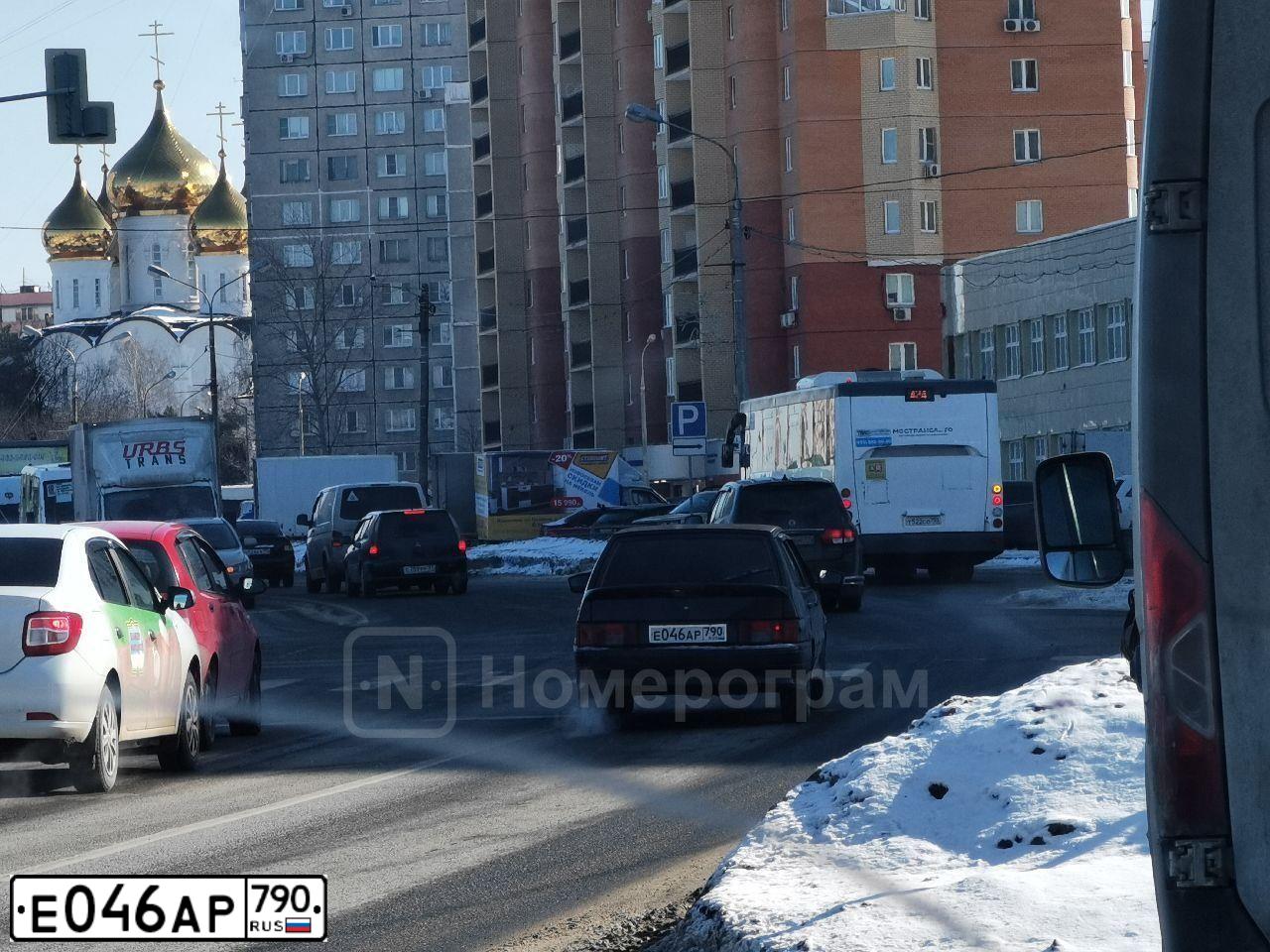 Фото автомобиля LADA 2114 SAMARA, 2006 — госномер Е046АР790. Цвет: СРЕДНИЙ СЕРО-ЗЕЛЕНЫЙ МЕТ