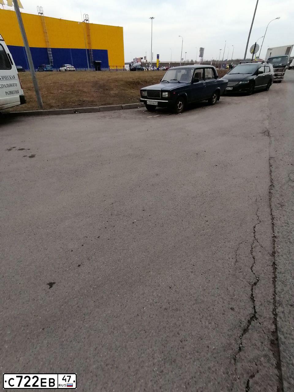 Фото автомобиля LADA 2107, 2006 — госномер С722ЕВ47. Цвет: синий