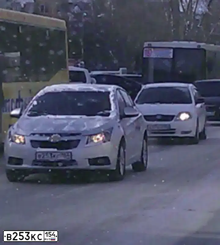 Фото автомобиля CHEVROLET CRUZE, 2012 — госномер С701ТК70. Цвет: СЕРЕБРИСТЫЙ МЕТАЛЛИК